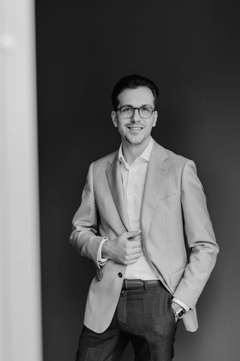 Portrait de Nicolas, co-gérant et conseiller en gestion de patrimoine chez Édifice Patrimonia